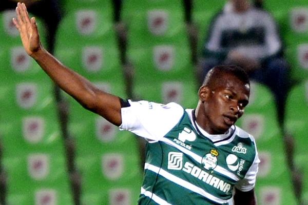 El colombiano igualó al minuto nueve tras pase de Lacerda.