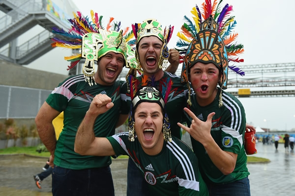 Como muchas veces, los mexicanos pusieron el ambiente en el juego de México.