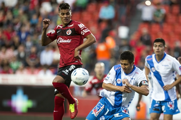 Con buen ritmo inició el duelo entre Puebla y Xolos.