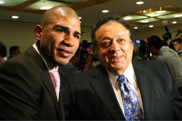 Con el boxeador panameño Miguel Cotto.