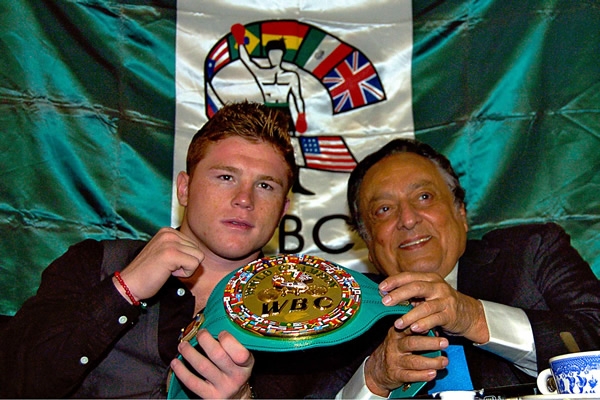 Con el ex campeón Superwelter, Saúl Álvarez.