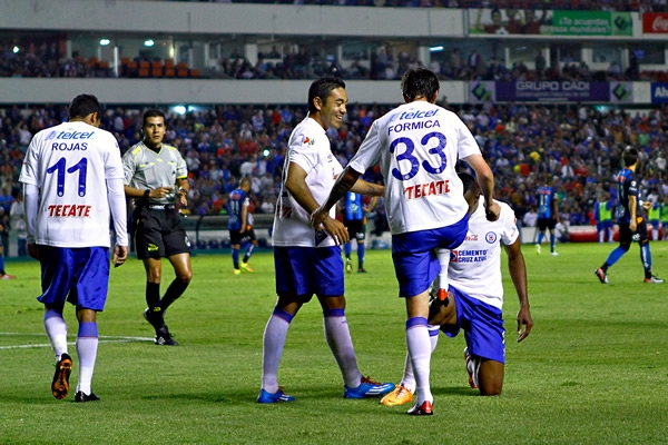 Con esta victoria, Cruz Azul sigue en la cima del C2014.