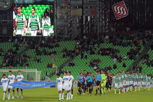 Con poca afición lució el inmueble de los laguneros.