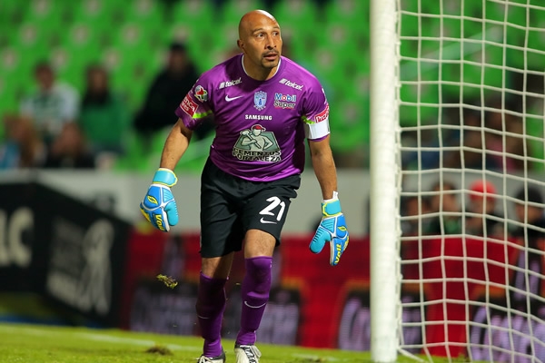 Conejo tuvo buenas atajadas.