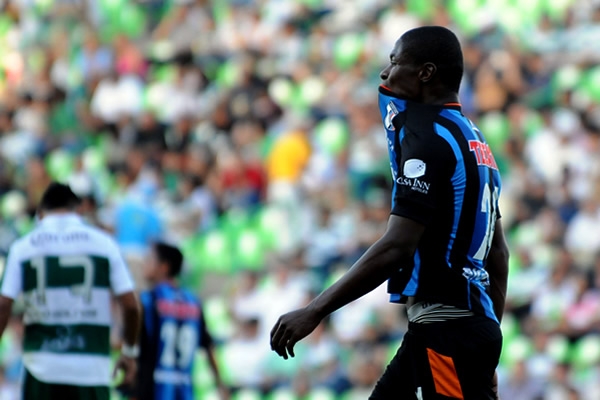 Cosme no está acertado esta noche.