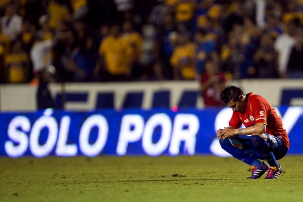 Cruz Azul mantiene el liderato y le sabor amargo de su primera derrota en el C2014.