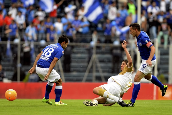 Cruz Azul, sin ser espectacular, domina a placer.