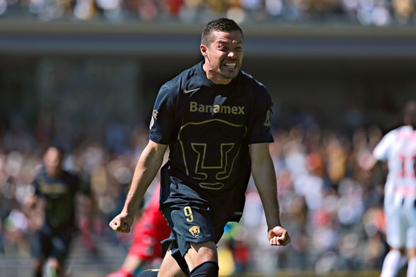 Dante se hizo presente para el primer gol de Pumas.