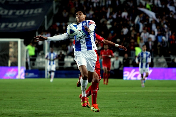 El Dany Arriola genera pelotazos, se juega al contragolpe.