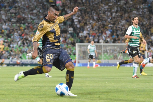 De Ludueña fue el centro que generó el gol auriazul.