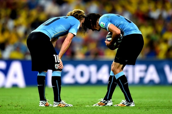 Los delanteros charrúas parecen extrañar a una persona, Luis Suárez.