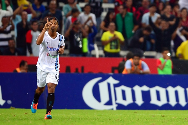 Dinho marcó su segundo gol en Liga.