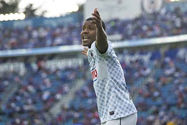 Dorlán Pabon no pudo de momento hacer olvidar al goleador Rayado, Aldo de Nigris.