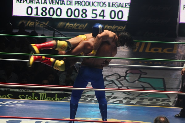 Dos Pesos Completos se midieron en el Match Relámpago.