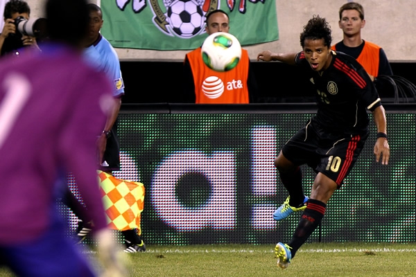 Dos Santos puso el pase del tercer gol.