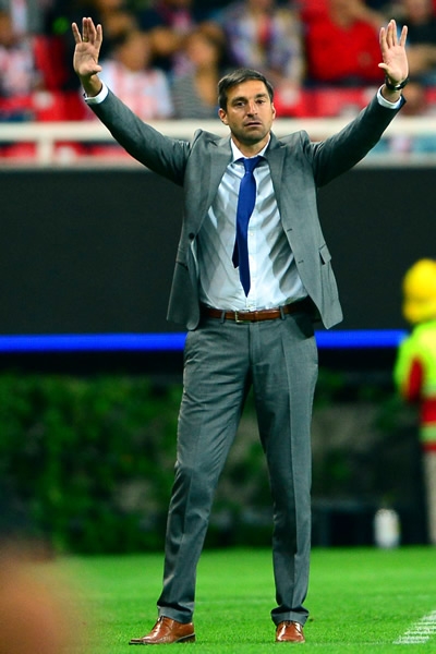 El DT pidió serenidad a sus pupilos para evitar errores.