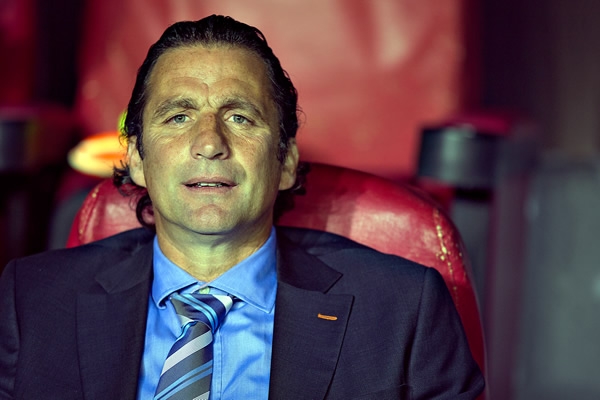 Poco le duró su serenidad al técnico Juan Antonio Pizzi.