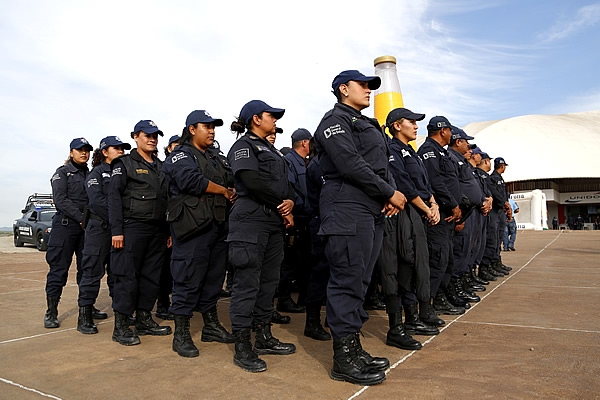 Efectivos de seguridad resguardaron la Arena Coras.