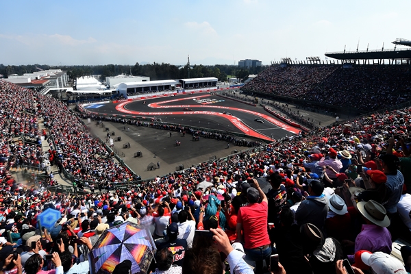 El Autódromo Hermano Rodríguez registró un gran lleno.