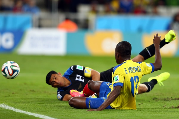 El balón le quedó para empujarlo.