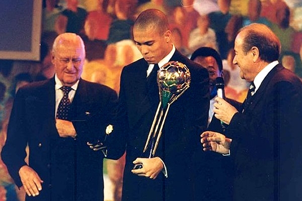El brasileño Ronaldo repitió en 1997.