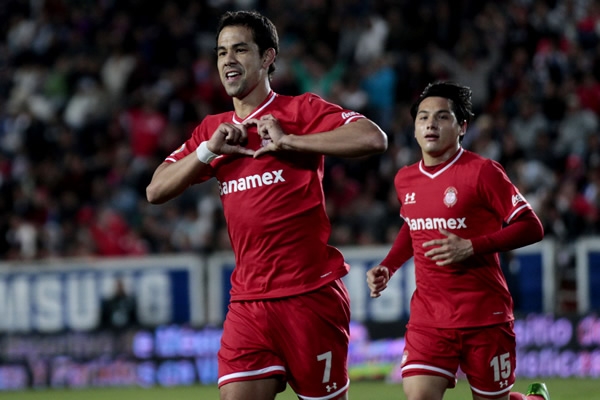 El Campeón de goleo tuvo una para vacunar a los locales.