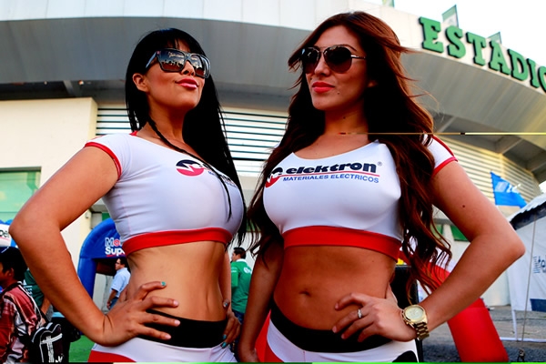 El Campeón le da una espléndida bienvenida al Tiburón.