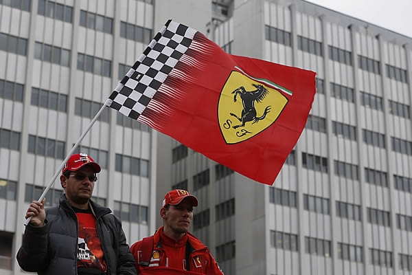 El Cavalino Rampante acompaña a Schumi.