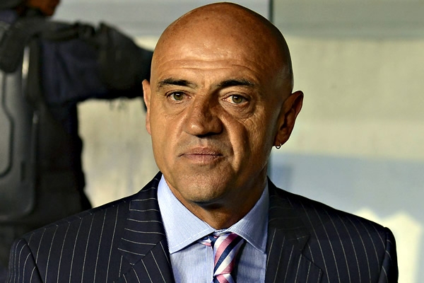 El Chelís es un manojo de nervios por la nula contundencia de su equipo.