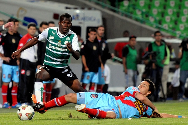 El colombiano es aguerrido pero no rinde frutos su técnica.