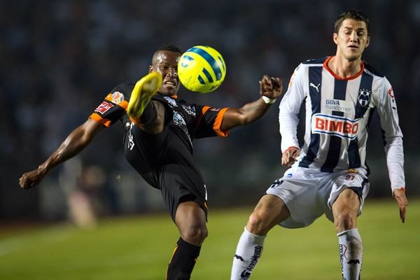 El conjunto visitante defendió hasta donde pudo la pelota.