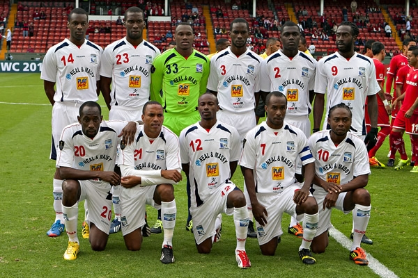 El cuadro trinitario jugará con un 4-4-2.