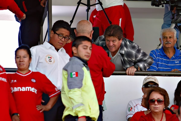 El DT nacional estuvo presente en el Nemesio Diez.