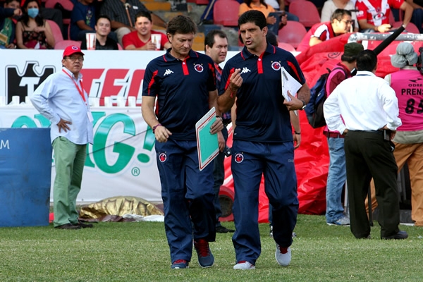 El ex guardameta del Toluca sabe hay poco tiempo para salvar al Escualo.