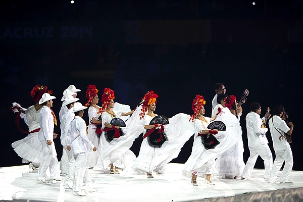 El folclor jarocho se hizo presente en la ceremonia de apertura.