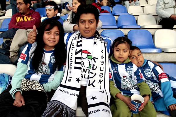 El Hidalgo no defrauda a sus Tuzos pese al frío.