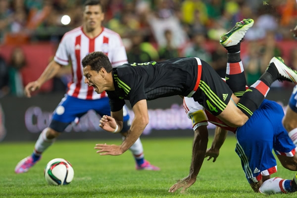 El partido estuvo lleno de golpes.