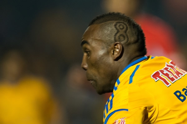 El peculiar corte de Joffre Guerron.