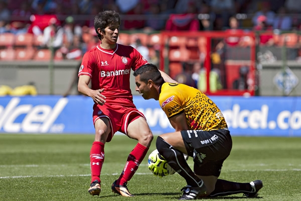 El portero de Chiapas tuvo mucho trabajo.