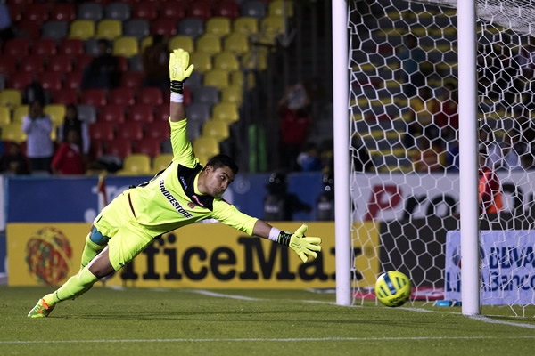 El portero Rodríguez destacó por sus excelentes atajadas.