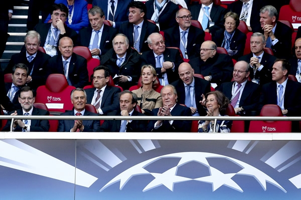 El Rey de España estuvo acompañado de Michel Platini.