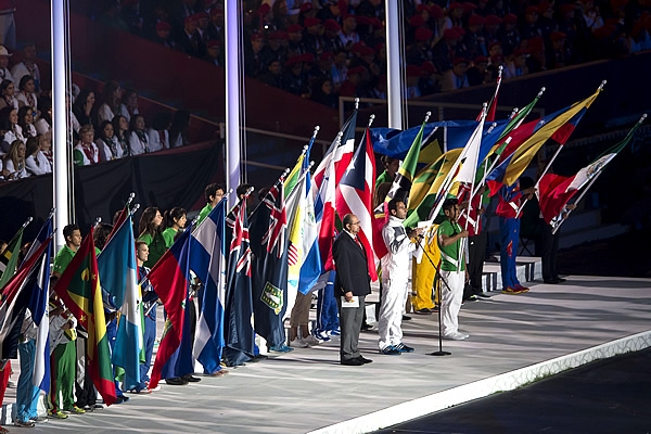 El tenista veracruzano Santiago González da un mensaje a los atletas.