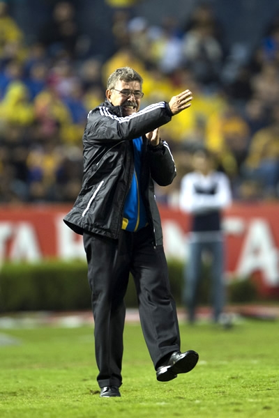 El Tuca no encontraba la fórmula para ganar.