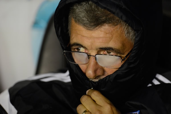 El Tuca protegiendose del frío.