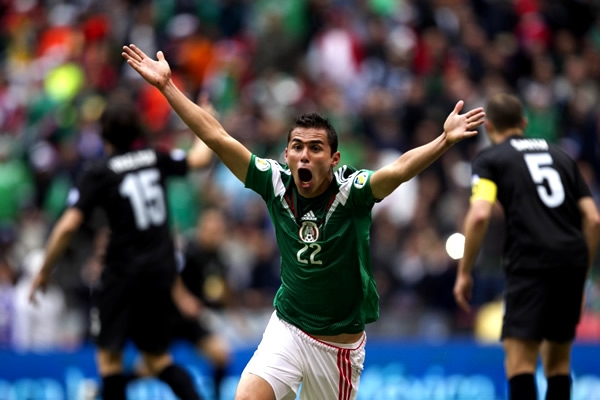El zaguero del América calma las angustias de una nación.