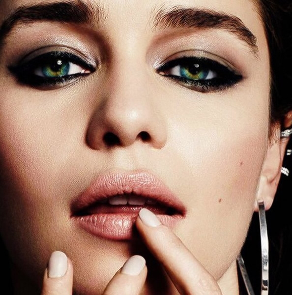 Emilia Clarke no sólo ha conquistado el juego de tronos. 