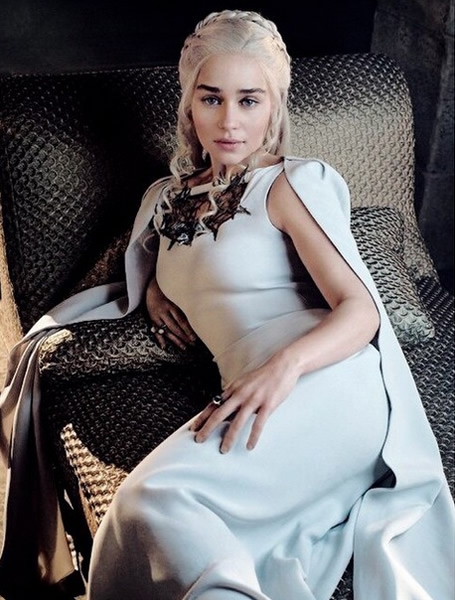 Emilia Clarke no sólo ha conquistado el juego de tronos. 