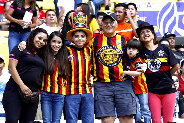 En familia se disfruta mejor el juego.