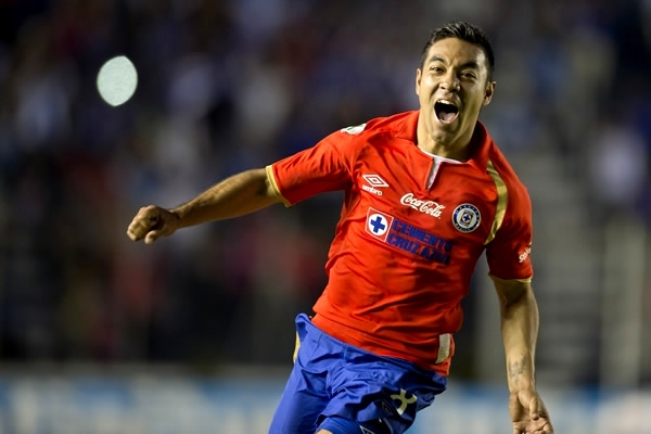 En la última jugada, Marco Fabián le dio el triunfo al Cruz Azul.