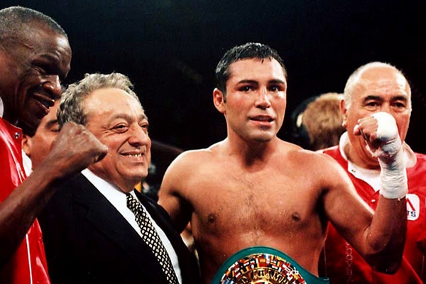Entre leyendas, Mayweather y De la Hoya.